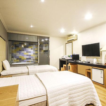 Central Hotel Changwon Εξωτερικό φωτογραφία