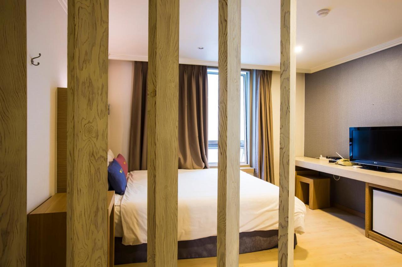 Central Hotel Changwon Εξωτερικό φωτογραφία