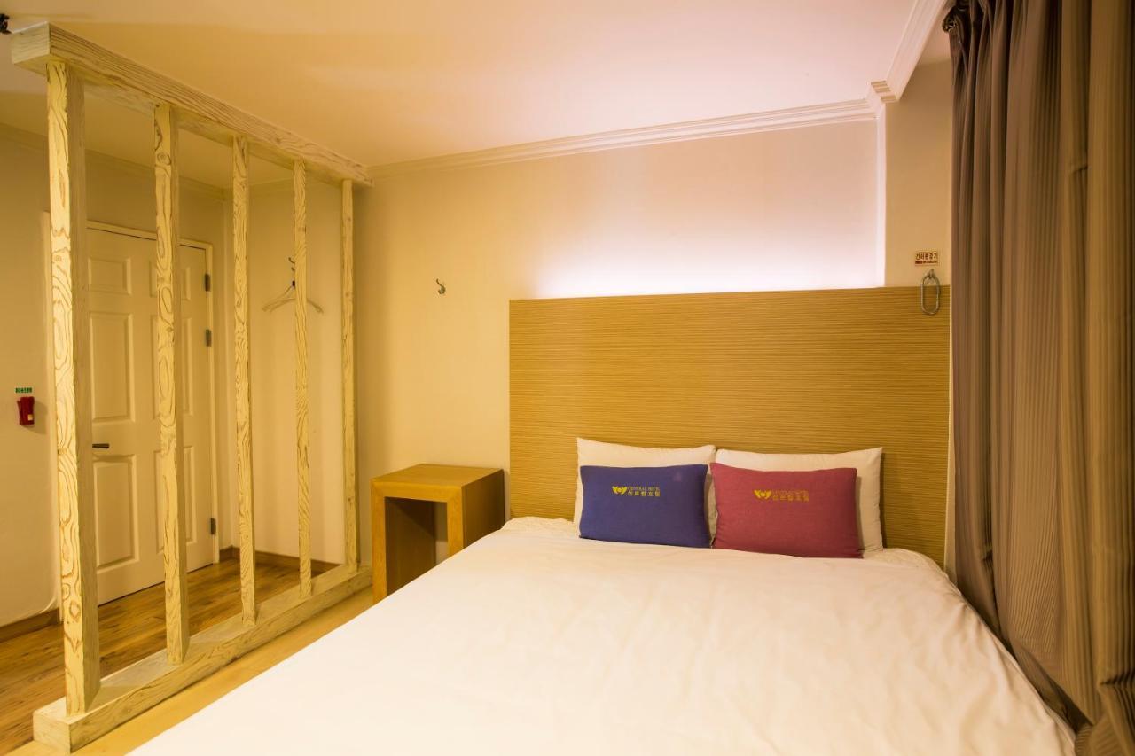 Central Hotel Changwon Εξωτερικό φωτογραφία