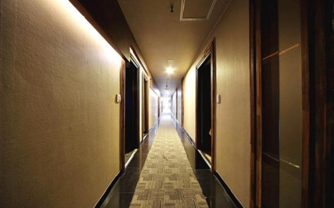 Central Hotel Changwon Εξωτερικό φωτογραφία