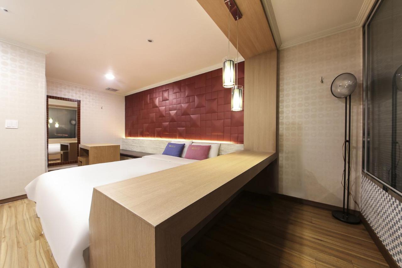 Central Hotel Changwon Εξωτερικό φωτογραφία