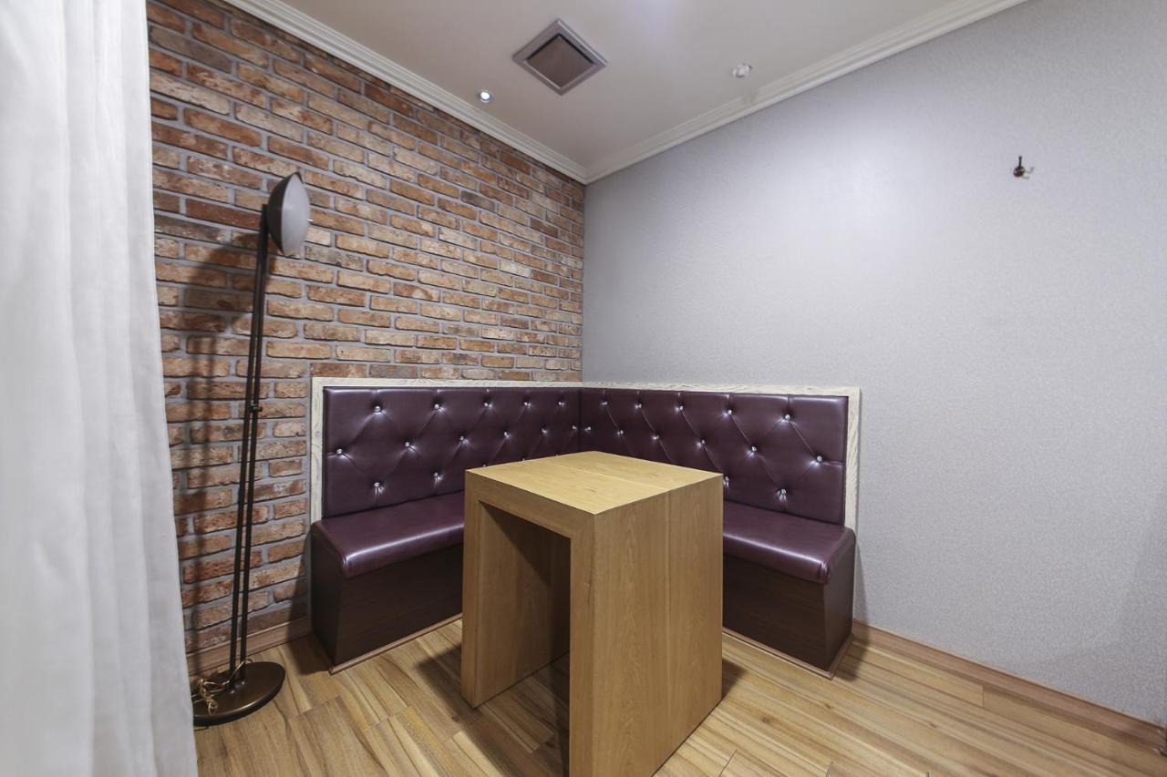 Central Hotel Changwon Εξωτερικό φωτογραφία