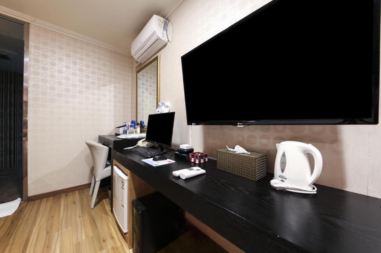 Central Hotel Changwon Εξωτερικό φωτογραφία