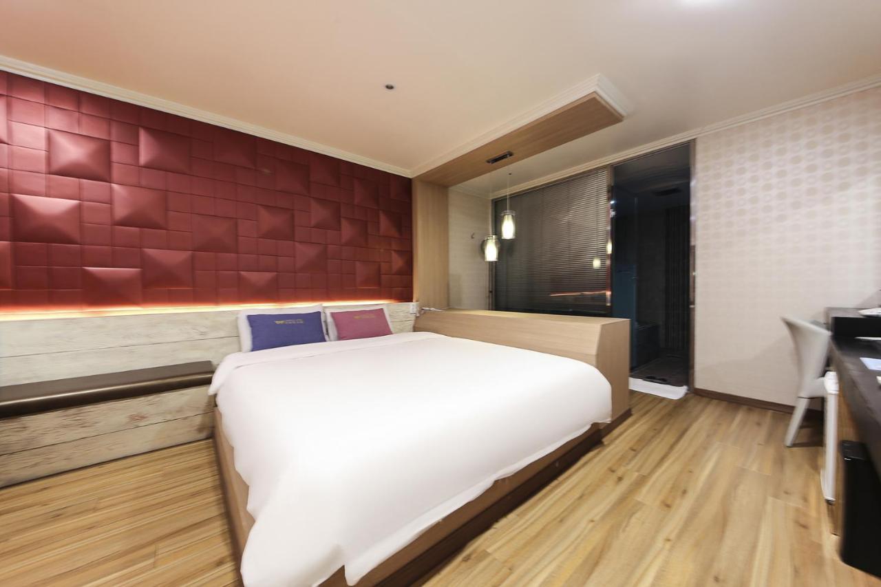 Central Hotel Changwon Εξωτερικό φωτογραφία