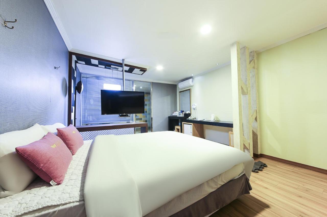 Central Hotel Changwon Εξωτερικό φωτογραφία