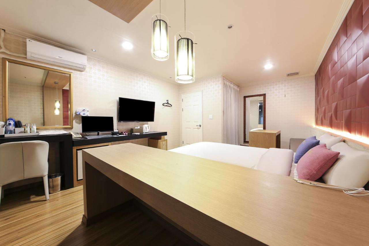 Central Hotel Changwon Εξωτερικό φωτογραφία