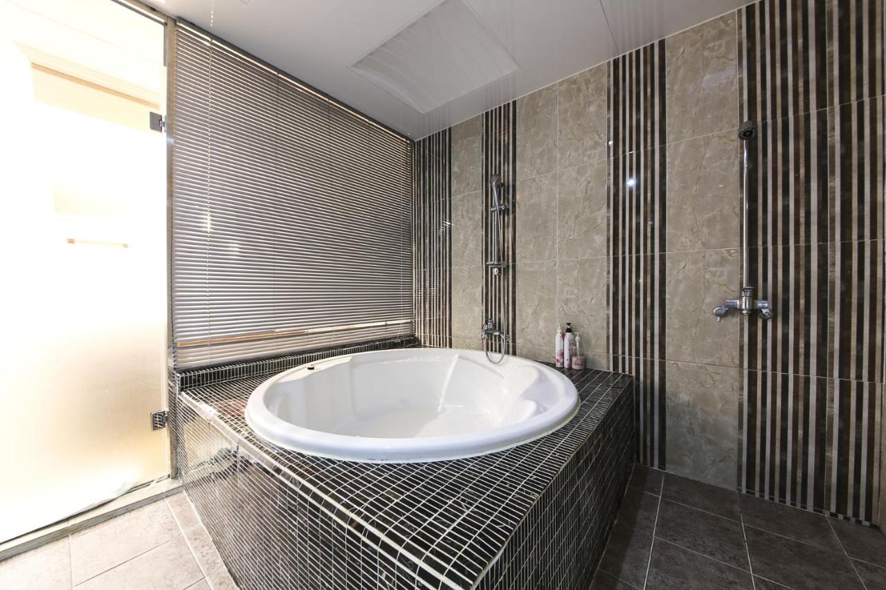 Central Hotel Changwon Εξωτερικό φωτογραφία