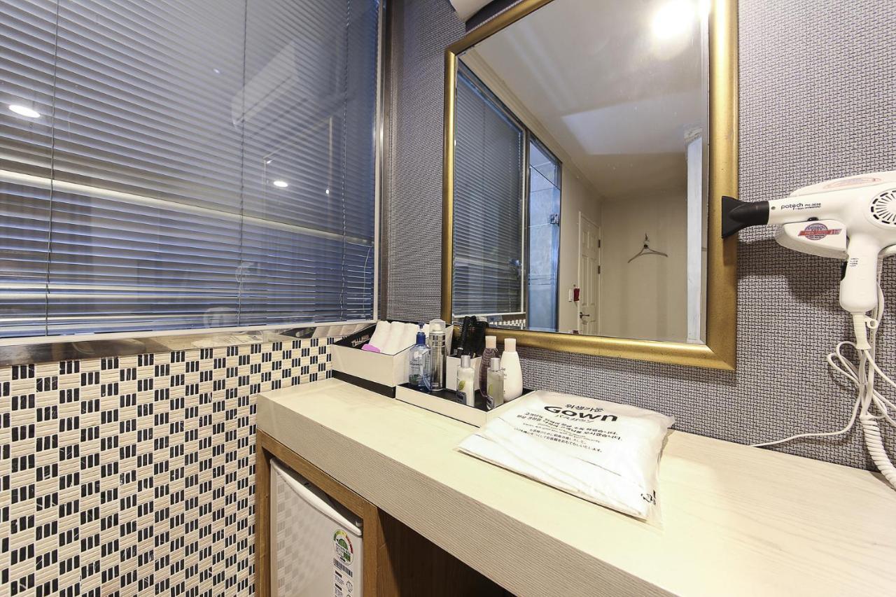 Central Hotel Changwon Εξωτερικό φωτογραφία