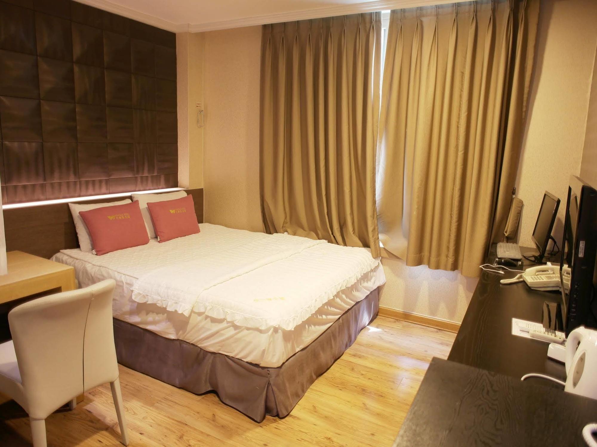 Central Hotel Changwon Εξωτερικό φωτογραφία