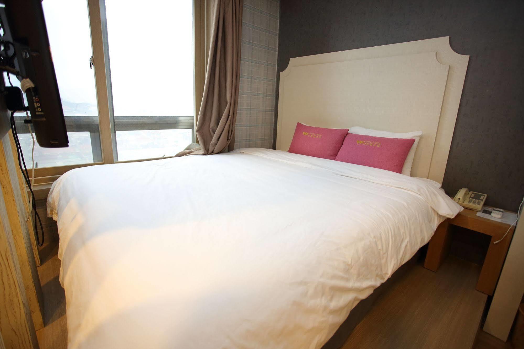 Central Hotel Changwon Εξωτερικό φωτογραφία