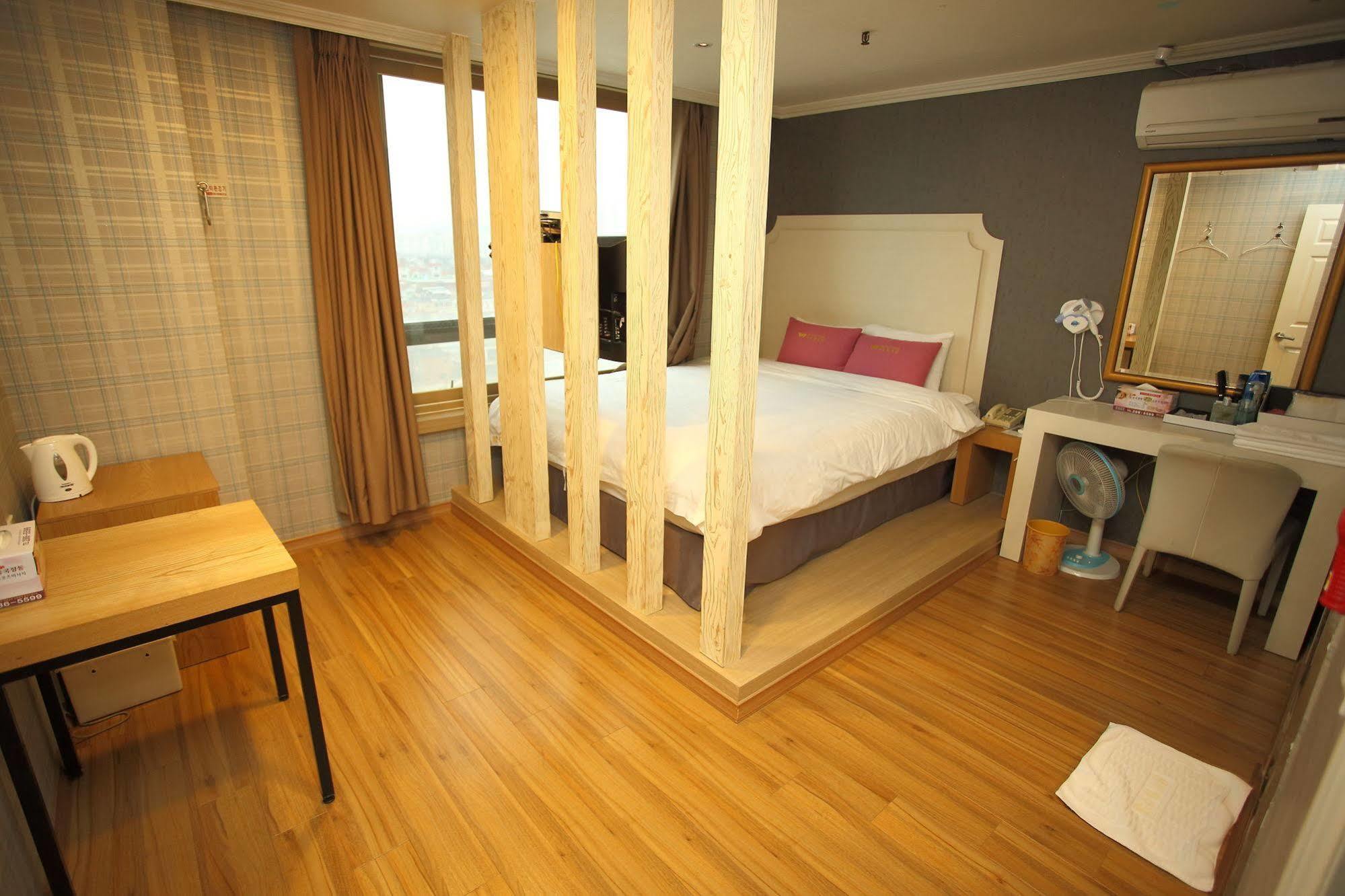 Central Hotel Changwon Εξωτερικό φωτογραφία